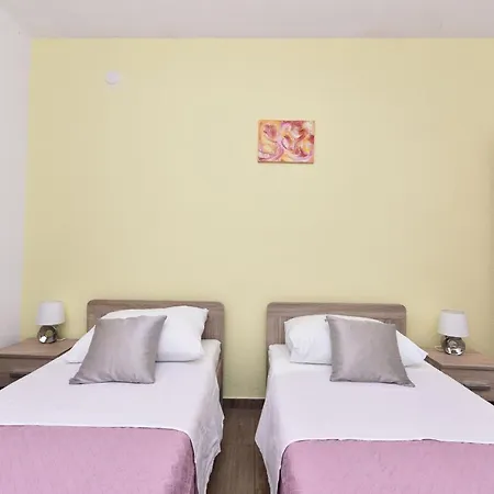 ヴィラ Nea Zadarvillas