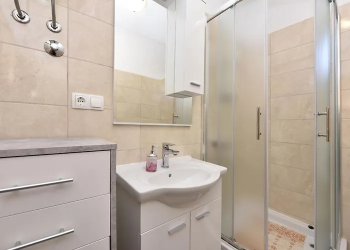 Nea Zadarvillas Βίλα