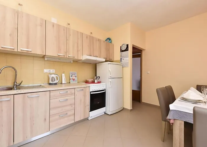 Nea Zadarvillas Ясенице