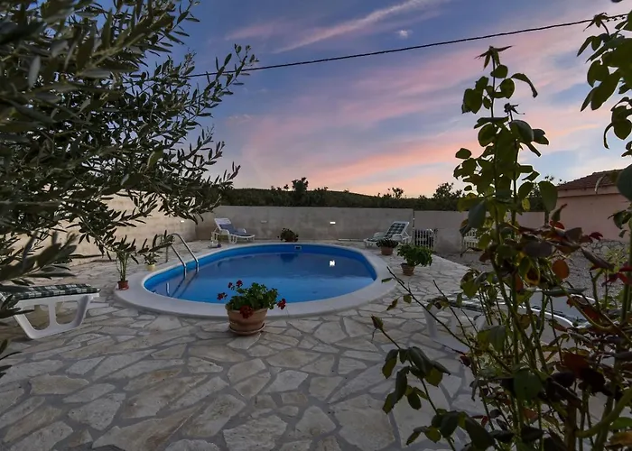 Nea Zadarvillas * Ясенице