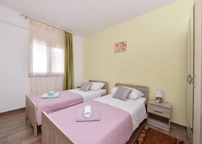 Nea Zadarvillas * Ясенице